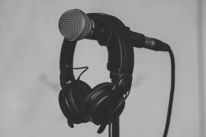 mic-g5e89af0d2_1280